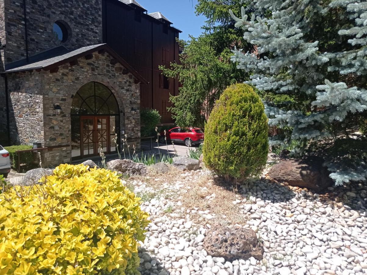 EnveitgCerdanya En Familia Montana Park公寓 外观 照片